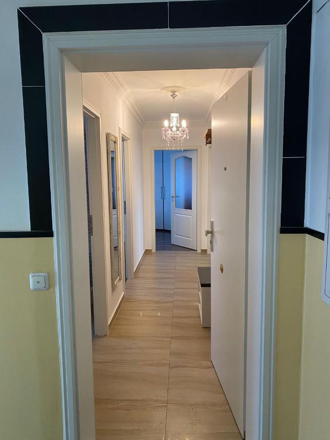 Geraeumige Und Schoene Wohnung Direkt In Der Luebecker Innenstadt Bagian luar foto